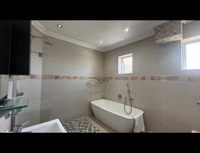 2 BEDROOM APARTMENT RENTED IN ESSENWOOD